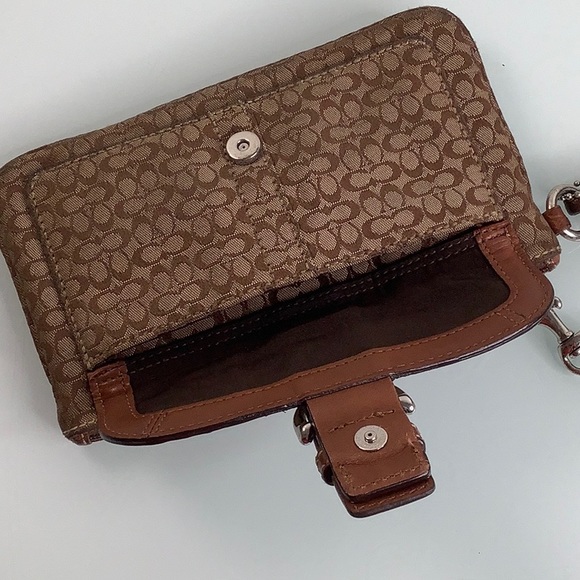 Coach Signature patter leather trim wristlet size 7.5 X 4 - Picture 6 of 13